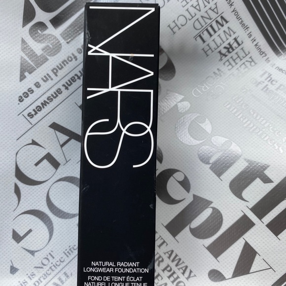 3 Pc New Makeup Bundle - Picture 5 of 12